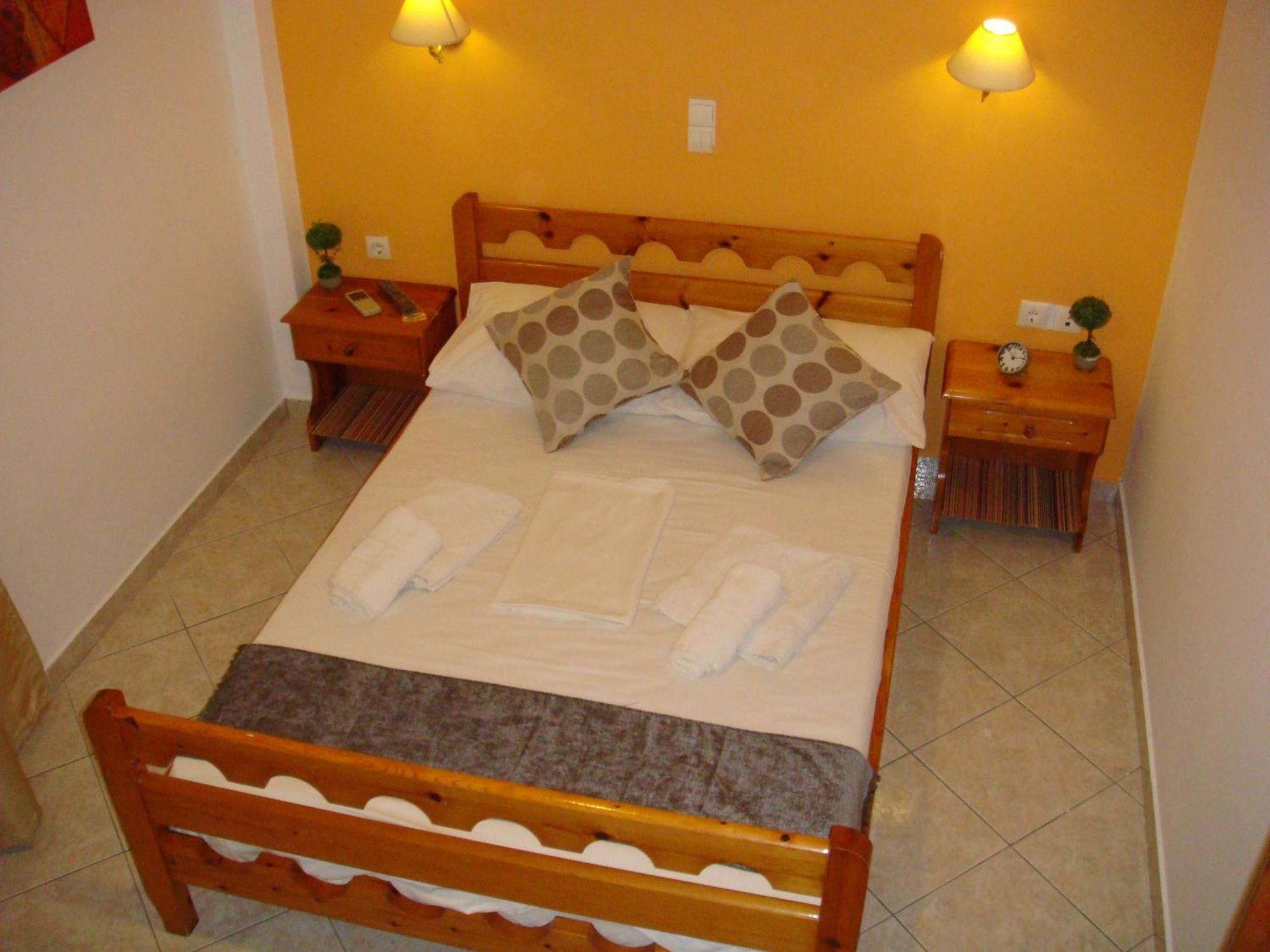 Boussetil Rooms Capanmat Tinos Exterior foto