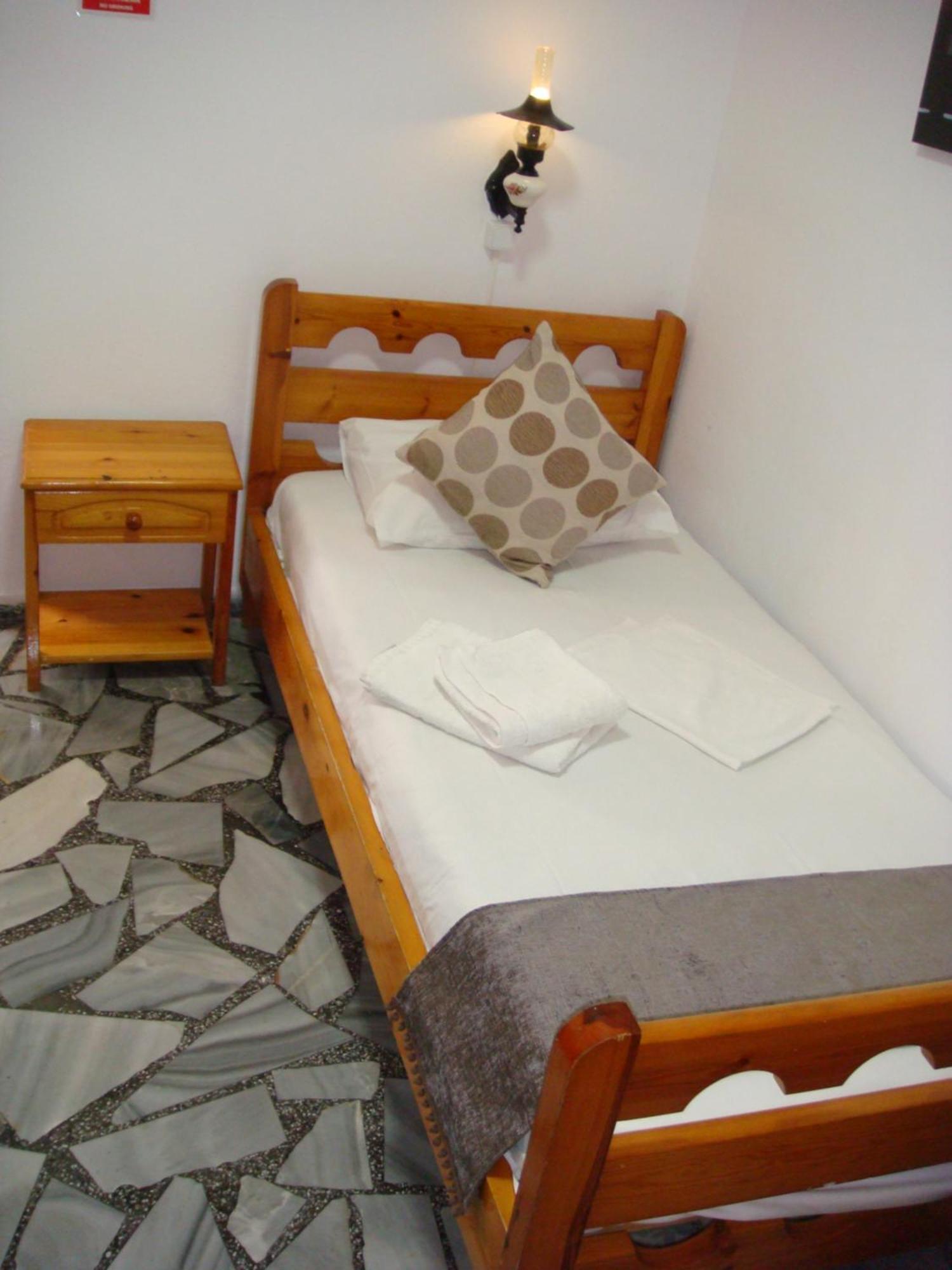Boussetil Rooms Capanmat Tinos Exterior foto