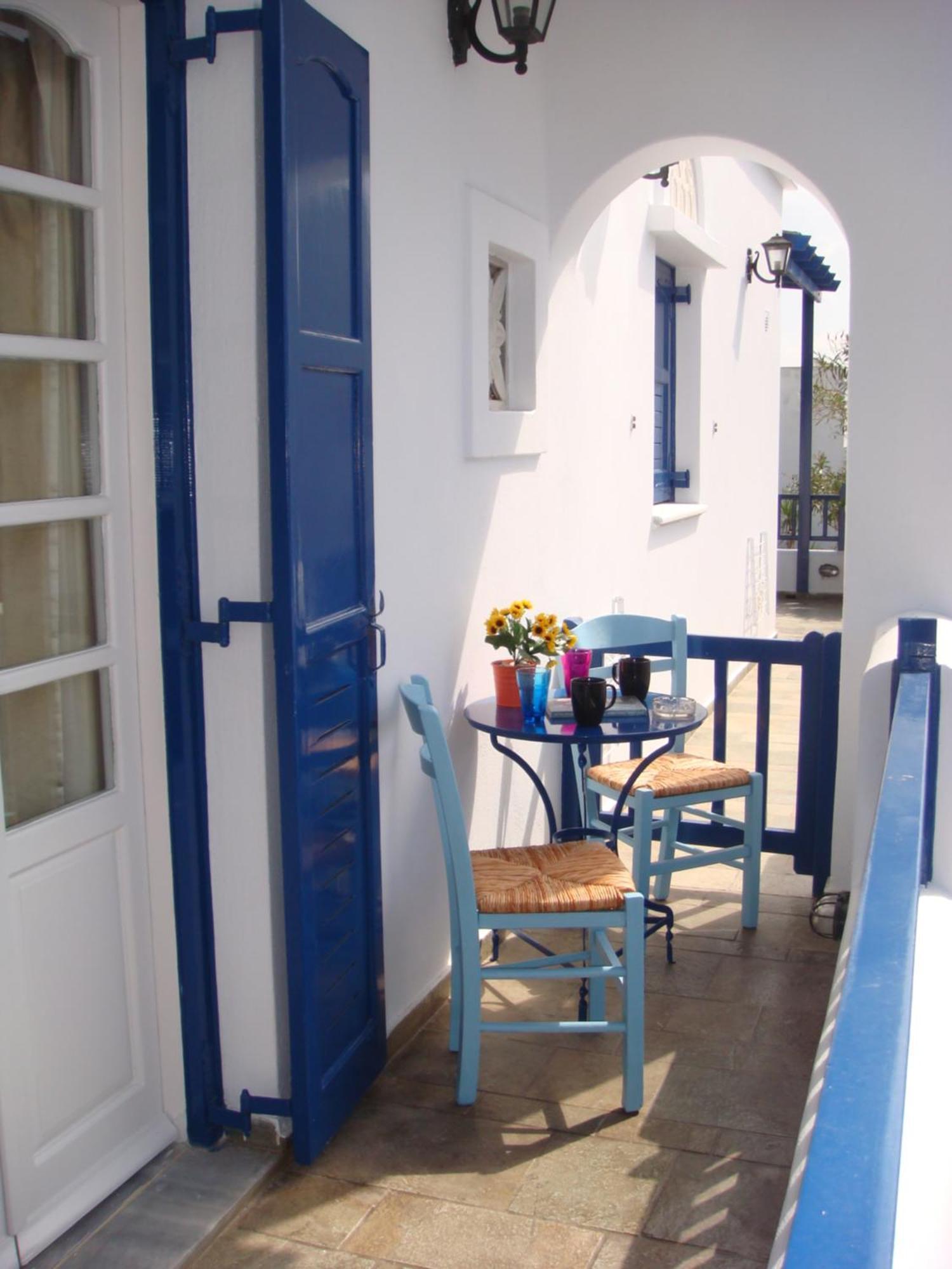 Boussetil Rooms Capanmat Tinos Exterior foto