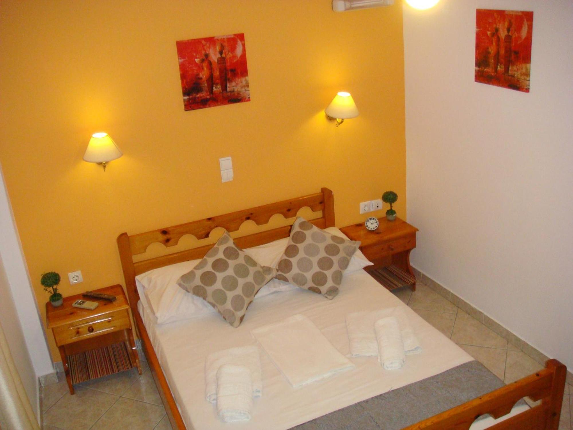 Boussetil Rooms Capanmat Tinos Exterior foto