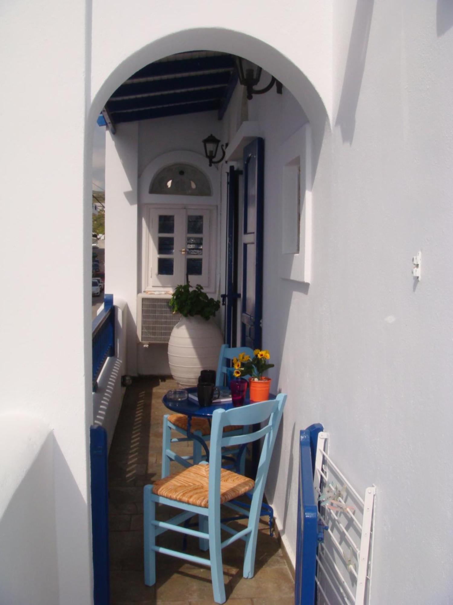 Boussetil Rooms Capanmat Tinos Exterior foto