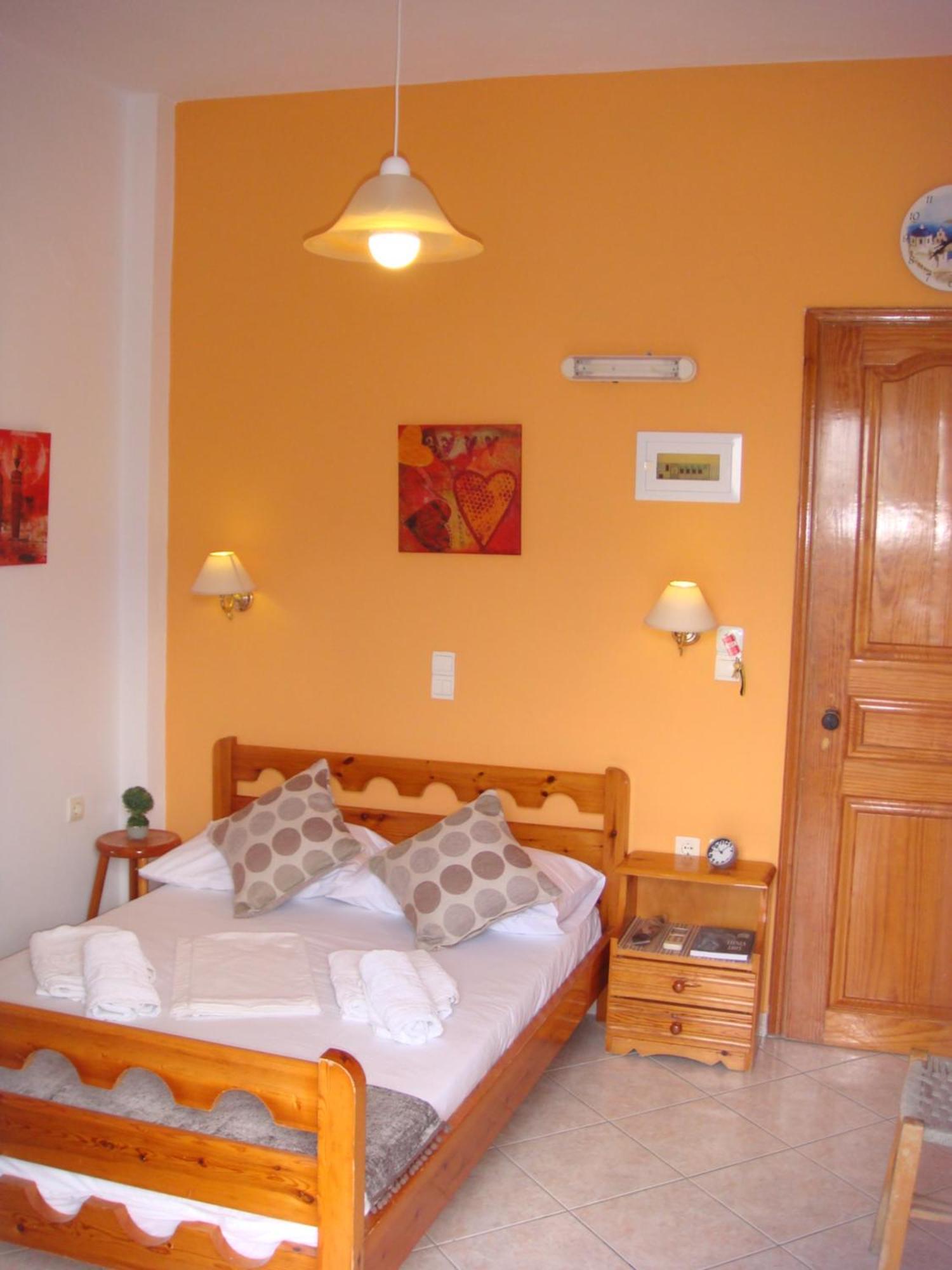 Boussetil Rooms Capanmat Tinos Exterior foto