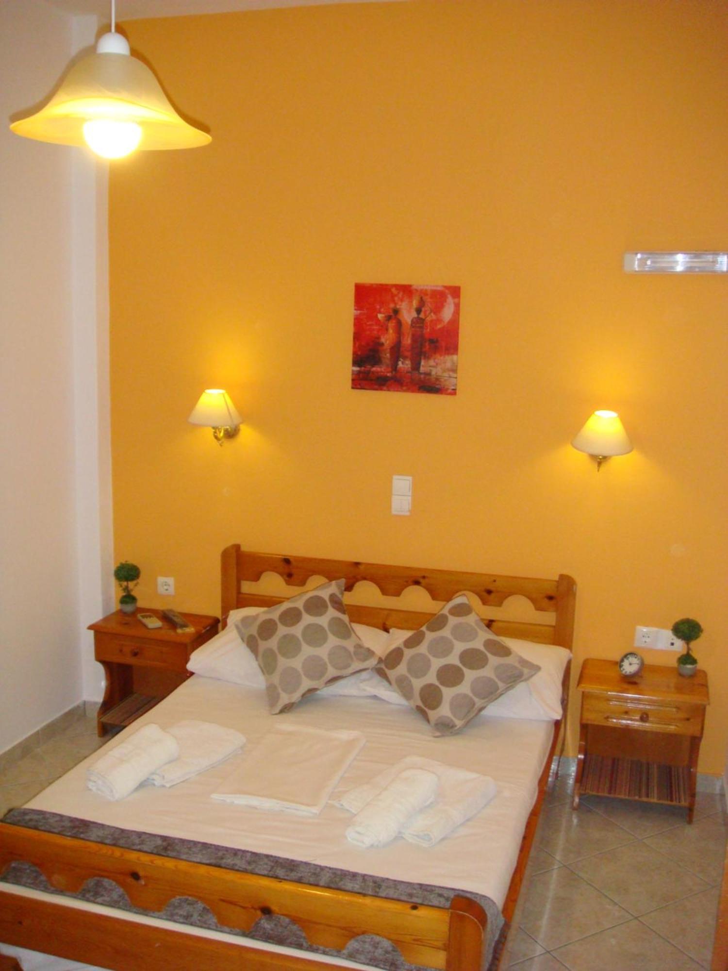 Boussetil Rooms Capanmat Tinos Exterior foto