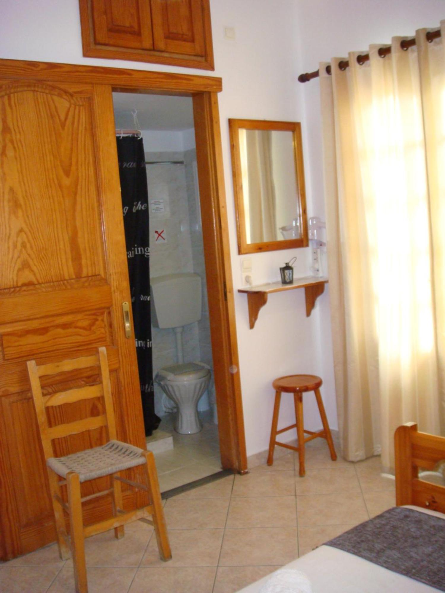 Boussetil Rooms Capanmat Tinos Exterior foto