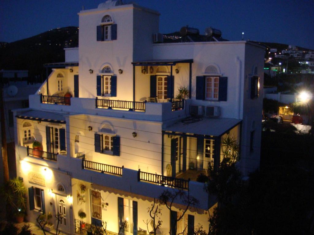 Boussetil Rooms Capanmat Tinos Exterior foto