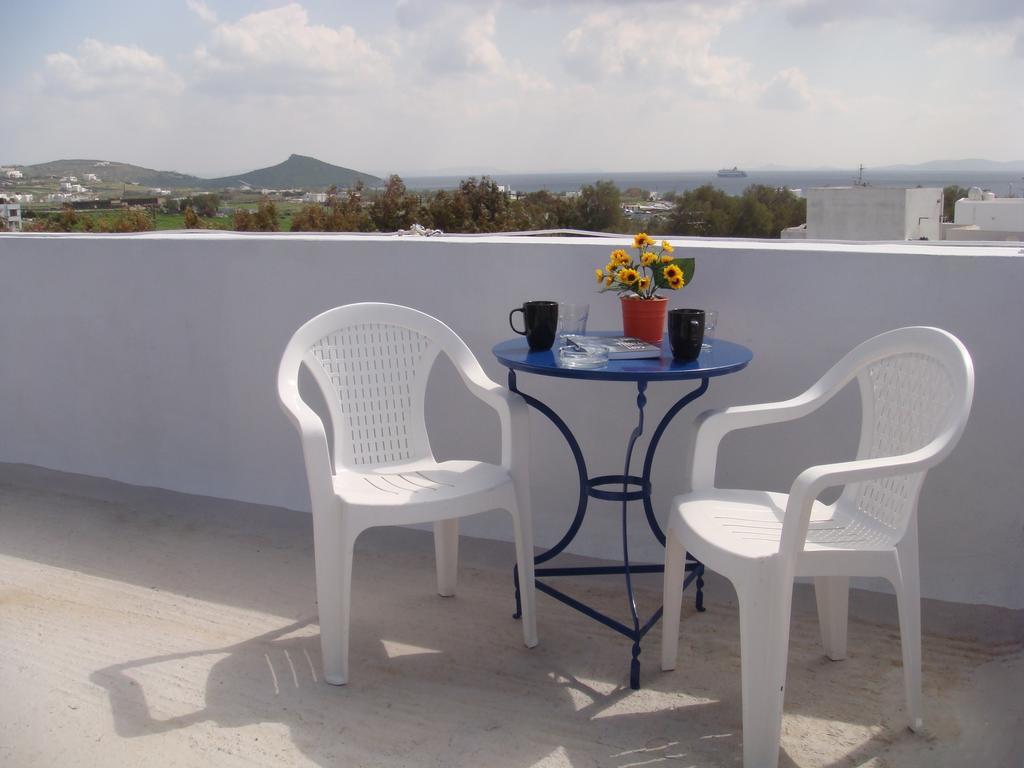 Boussetil Rooms Capanmat Tinos Exterior foto