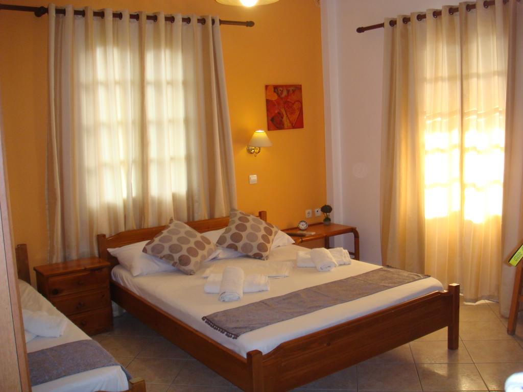 Boussetil Rooms Capanmat Tinos Exterior foto