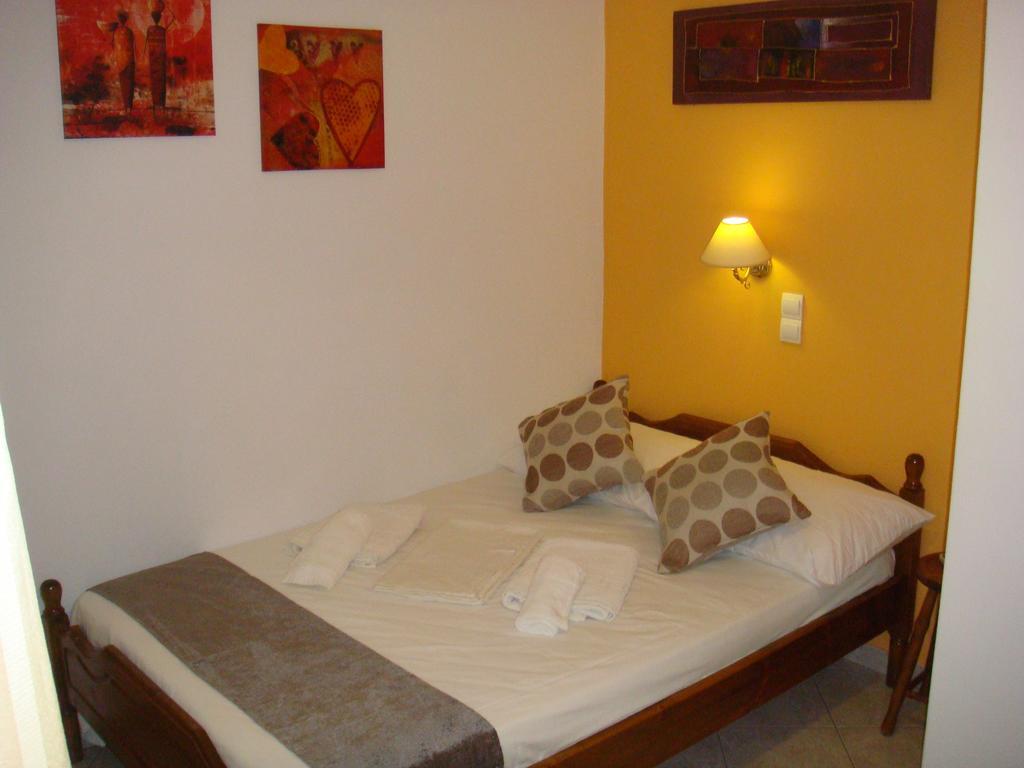 Boussetil Rooms Capanmat Tinos Exterior foto