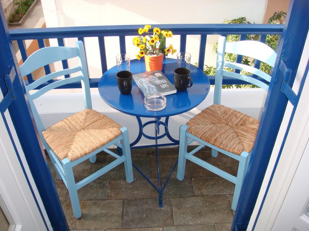 Boussetil Rooms Capanmat Tinos Exterior foto