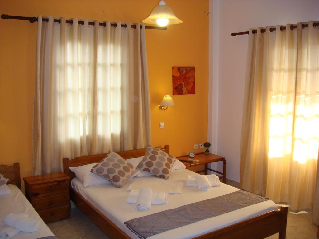 Boussetil Rooms Capanmat Tinos Exterior foto