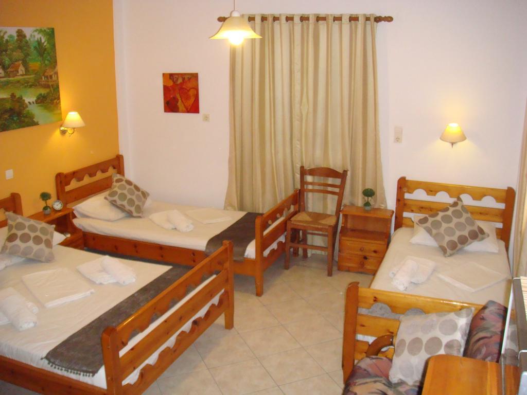 Boussetil Rooms Capanmat Tinos Exterior foto