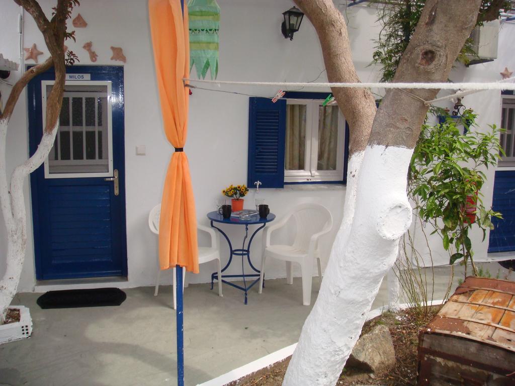 Boussetil Rooms Capanmat Tinos Exterior foto