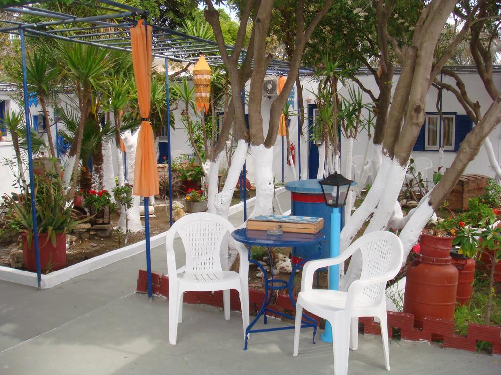 Boussetil Rooms Capanmat Tinos Exterior foto