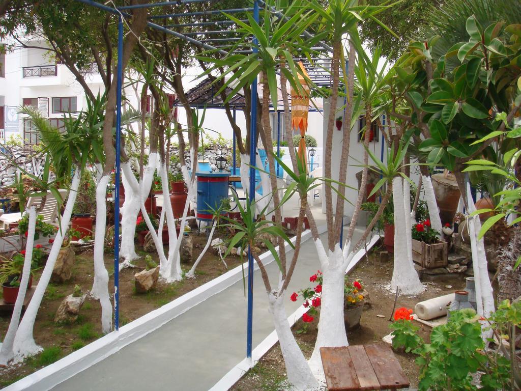 Boussetil Rooms Capanmat Tinos Exterior foto