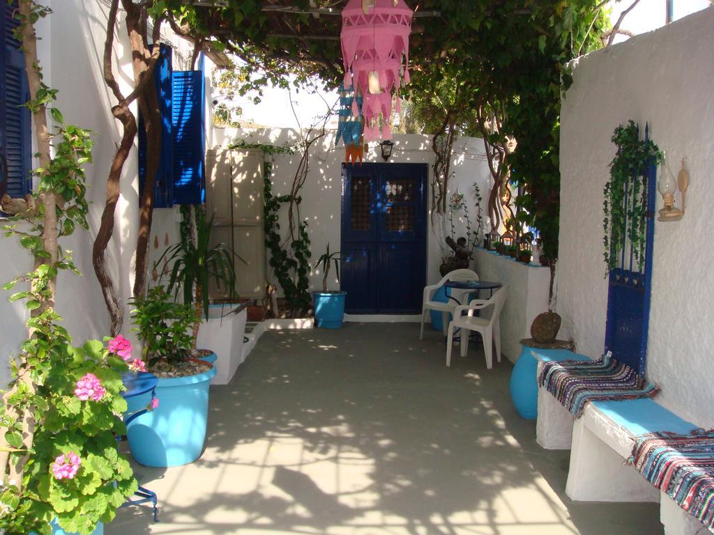 Boussetil Rooms Capanmat Tinos Exterior foto
