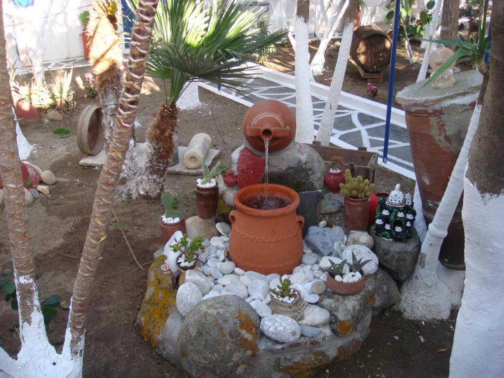 Boussetil Rooms Capanmat Tinos Exterior foto